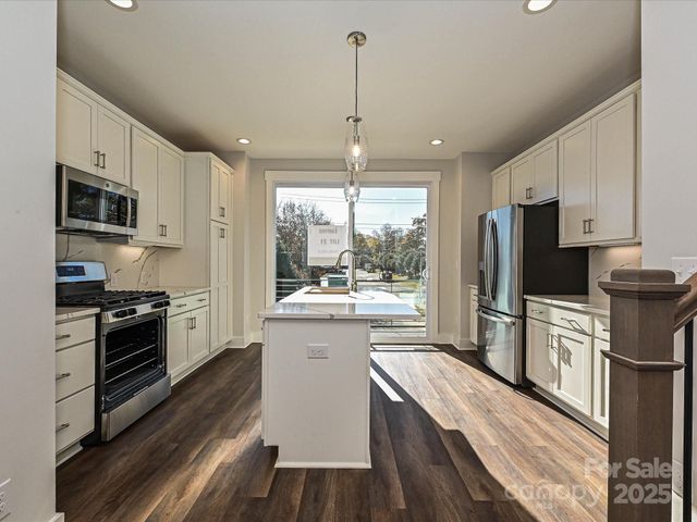 1229 E 34th Street CSW0421, Charlotte, NC 28205