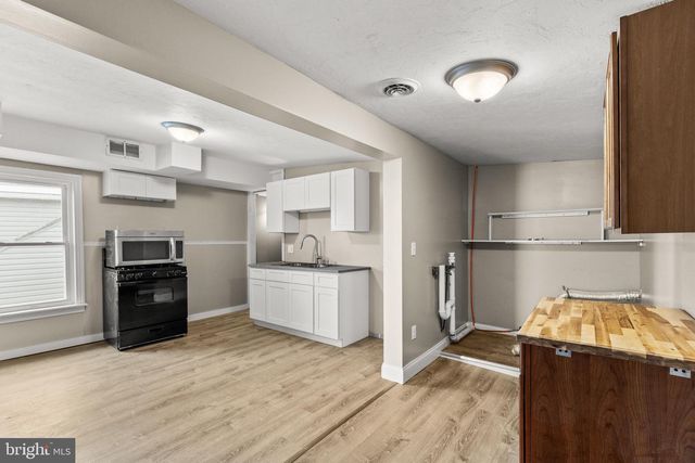 402 BROADWAY, Hanover, PA 17331