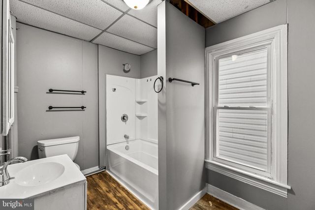 402 BROADWAY, Hanover, PA 17331