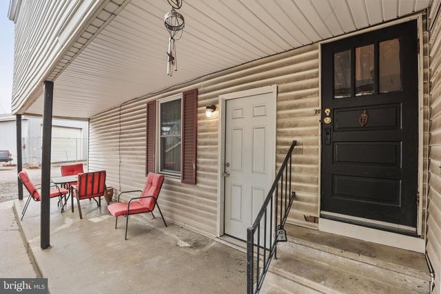 402 BROADWAY, Hanover, PA 17331