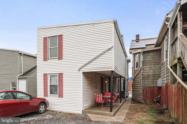 402 BROADWAY, Hanover, PA 17331
