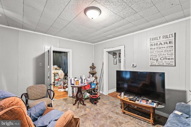 402 BROADWAY, Hanover, PA 17331