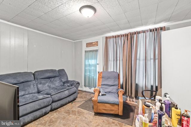 402 BROADWAY, Hanover, PA 17331