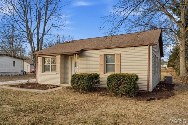 105 Ross Lane, Belleville, IL 62220