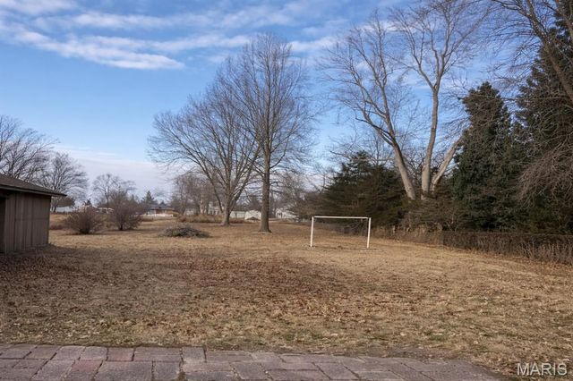 105 Ross Lane, Belleville, IL 62220