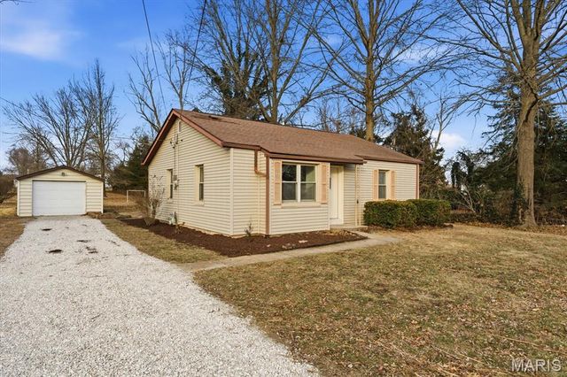 105 Ross Lane, Belleville, IL 62220