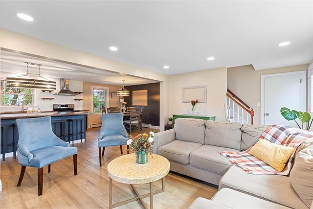 26 Canario Drive, Warren, RI 02885