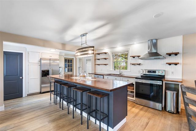 26 Canario Drive, Warren, RI 02885