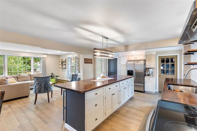 26 Canario Drive, Warren, RI 02885