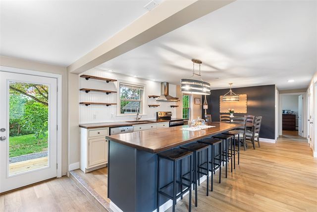 26 Canario Drive, Warren, RI 02885