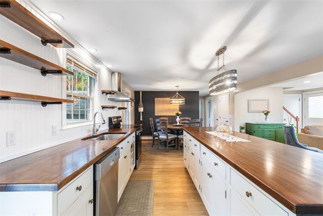 26 Canario Drive, Warren, RI 02885