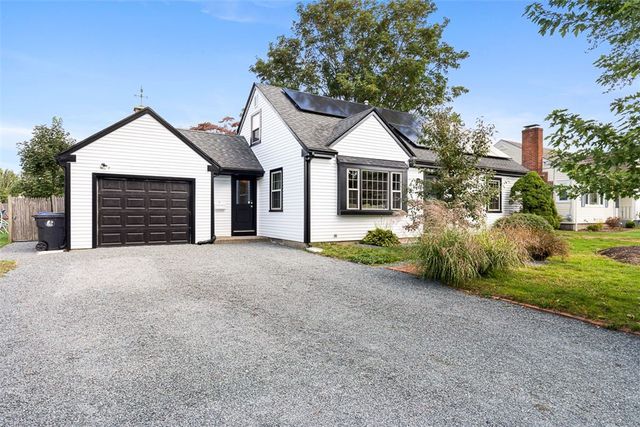 26 Canario Drive, Warren, RI 02885