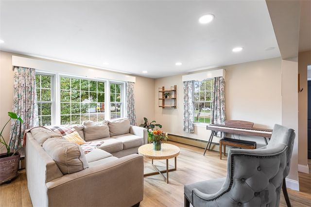 26 Canario Drive, Warren, RI 02885