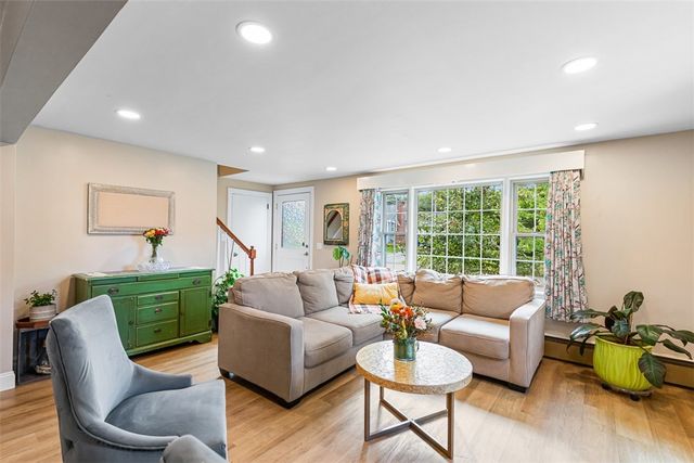 26 Canario Drive, Warren, RI 02885