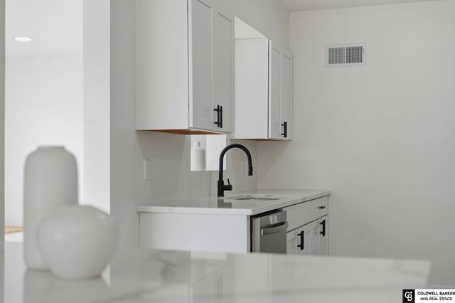 713 8th Avenue, Plattsmouth, NE 68048