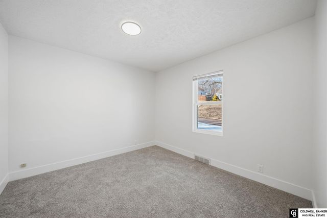 713 8th Avenue, Plattsmouth, NE 68048