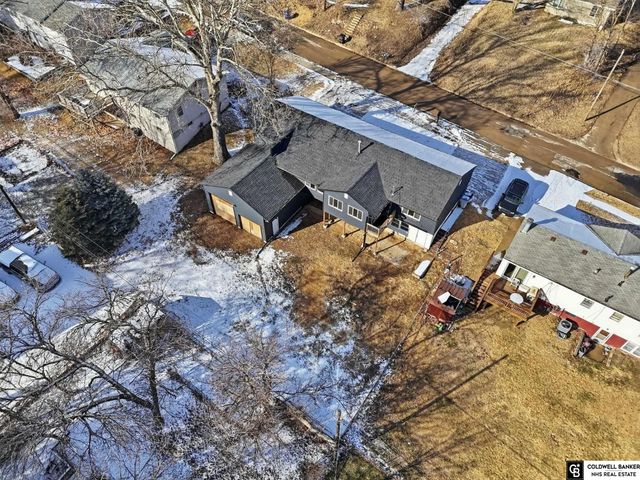 713 8th Avenue, Plattsmouth, NE 68048