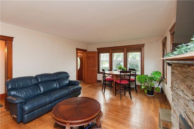 556 East Main Road, Middletown, RI 02842