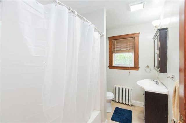 556 East Main Road, Middletown, RI 02842