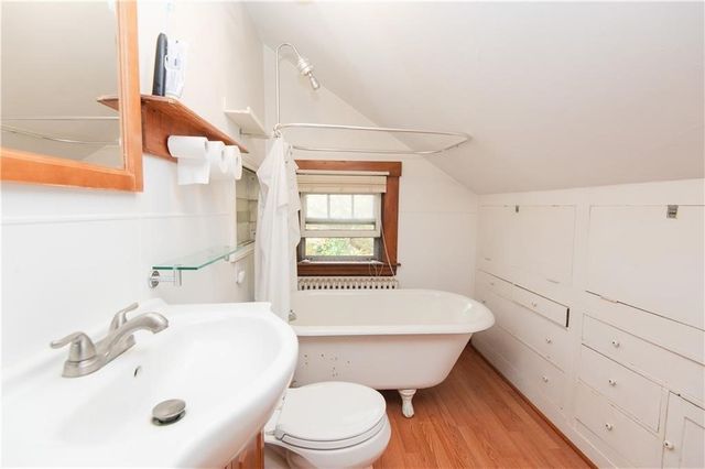 556 East Main Road, Middletown, RI 02842