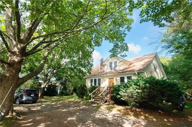 556 East Main Road, Middletown, RI 02842