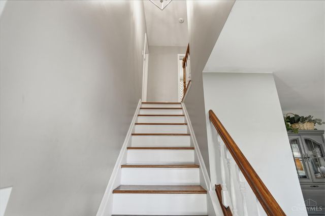 8616 Linderwood Lane, Cincinnati, OH 45255
