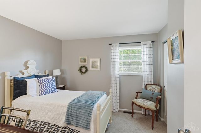 8616 Linderwood Lane, Cincinnati, OH 45255