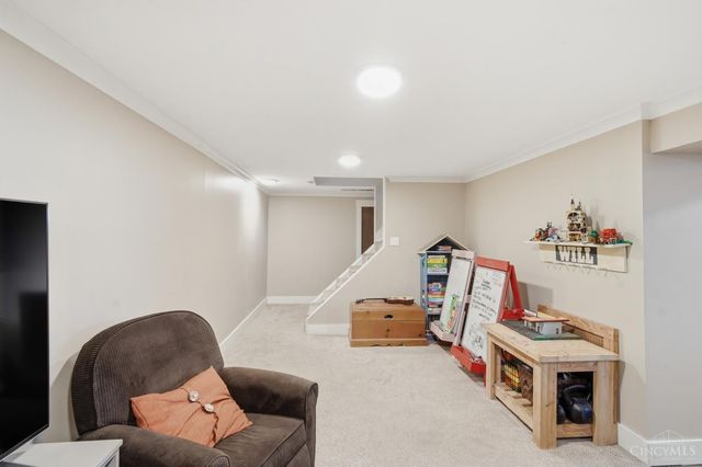 8616 Linderwood Lane, Cincinnati, OH 45255