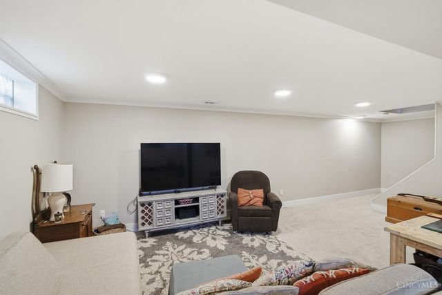 8616 Linderwood Lane, Cincinnati, OH 45255