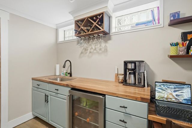 8616 Linderwood Lane, Cincinnati, OH 45255