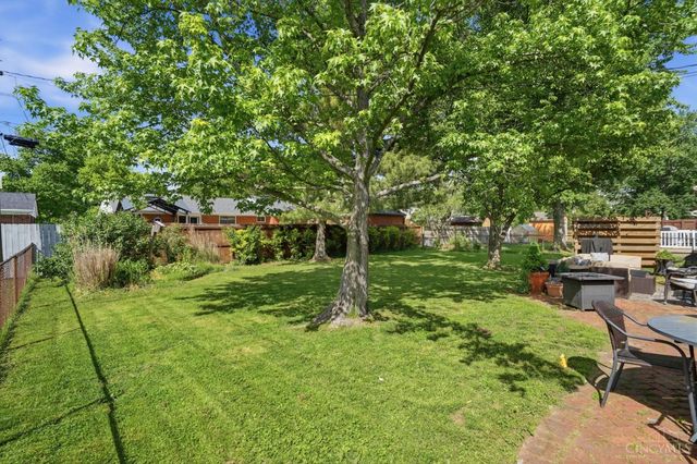 8616 Linderwood Lane, Cincinnati, OH 45255