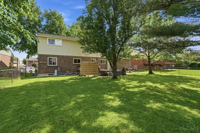 8616 Linderwood Lane, Cincinnati, OH 45255