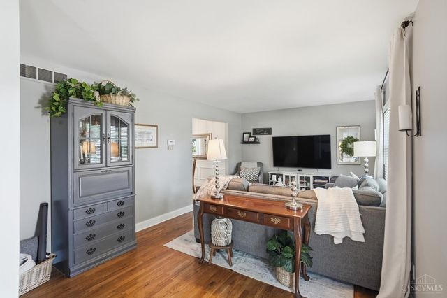 8616 Linderwood Lane, Cincinnati, OH 45255