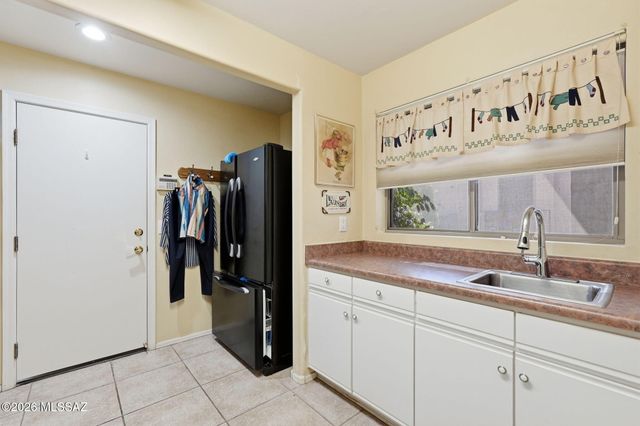 2436 E Overview Lane, Green Valley, AZ 85614