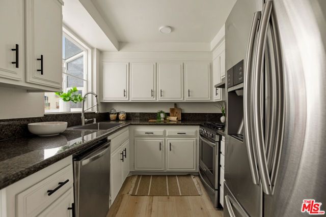 5100 Riverton Avenue 9, North Hollywood (los Angeles), CA 91601