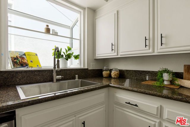 5100 Riverton Avenue 9, North Hollywood (los Angeles), CA 91601