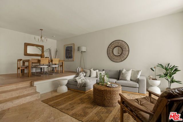 5100 Riverton Avenue 9, North Hollywood (los Angeles), CA 91601