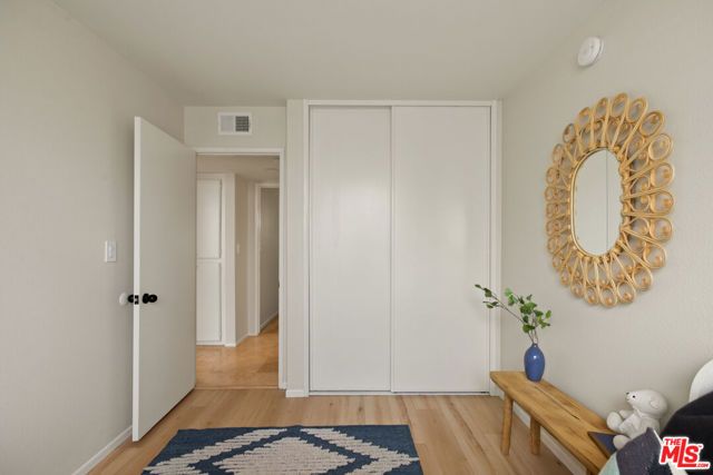 5100 Riverton Avenue 9, North Hollywood (los Angeles), CA 91601