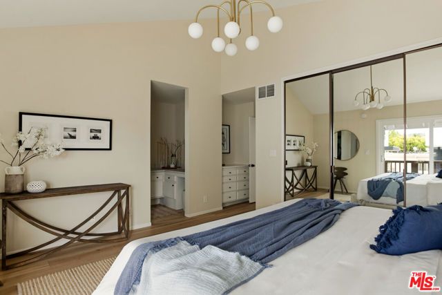 5100 Riverton Avenue 9, North Hollywood (los Angeles), CA 91601