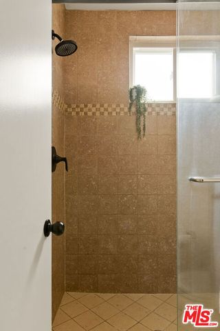 5100 Riverton Avenue 9, North Hollywood (los Angeles), CA 91601