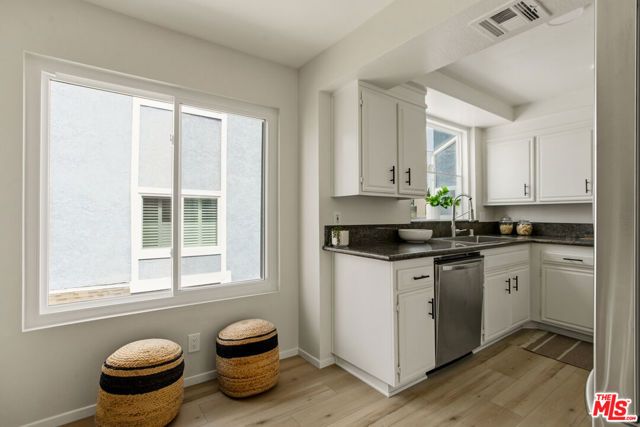 5100 Riverton Avenue 9, North Hollywood (los Angeles), CA 91601