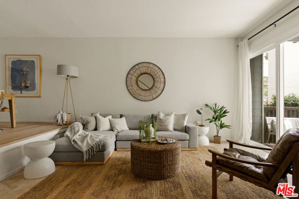 5100 Riverton Avenue 9, North Hollywood (los Angeles), CA 91601