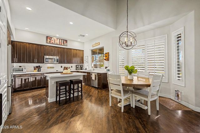 682 E CAPRICORN Way, Chandler, AZ 85249