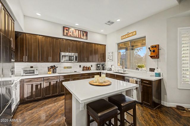 682 E CAPRICORN Way, Chandler, AZ 85249