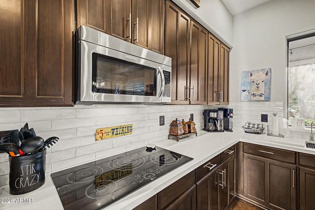 682 E CAPRICORN Way, Chandler, AZ 85249