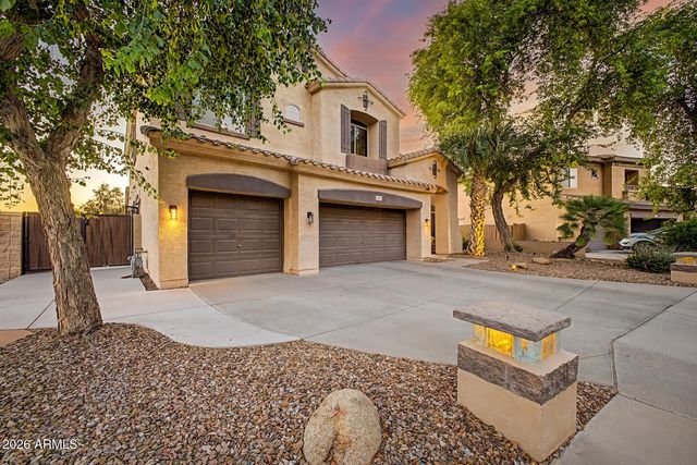 682 E CAPRICORN Way, Chandler, AZ 85249