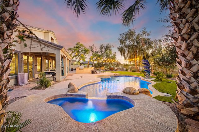 682 E CAPRICORN Way, Chandler, AZ 85249