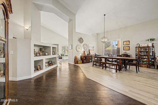 682 E CAPRICORN Way, Chandler, AZ 85249
