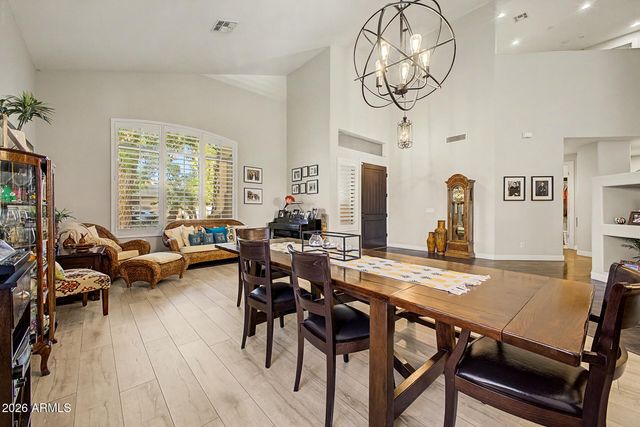 682 E CAPRICORN Way, Chandler, AZ 85249
