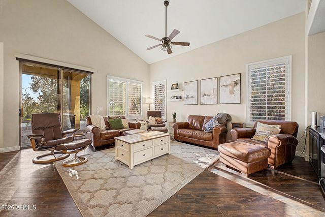 682 E CAPRICORN Way, Chandler, AZ 85249